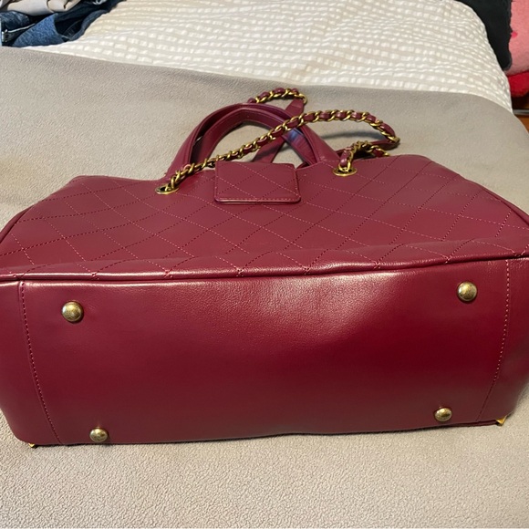Two-way Burgundy Quilted Leather Tote - Picture 4 of 9